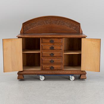 Skänk, jugend/nationalromantik, sent 1800-tal.