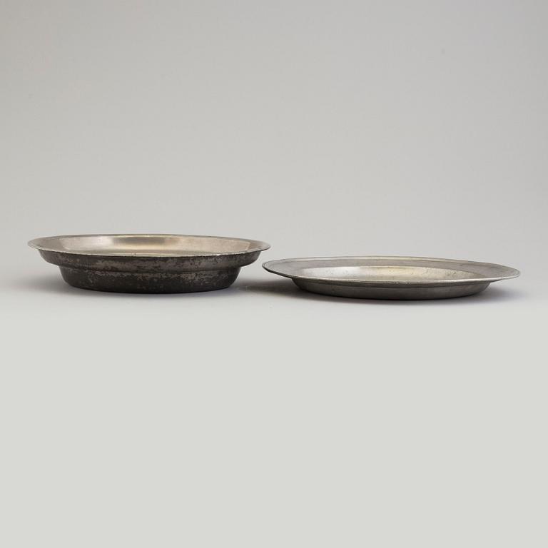 A PEWTER BOWL AND A DISH, 18th century.