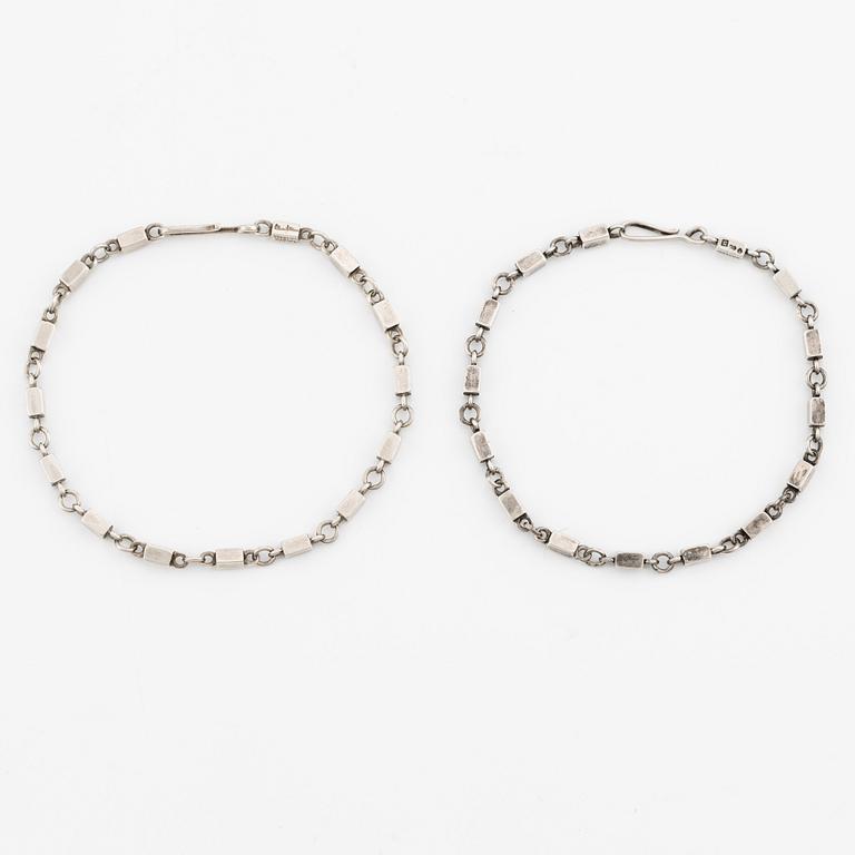 Wiwen Nilsson necklace/bracelet and earrings, silver.