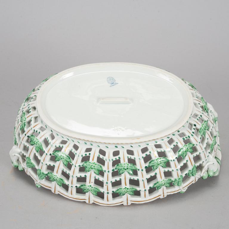 GALLERSKÅL, porslin. "Indian Basket", Herend, 1900-tal.