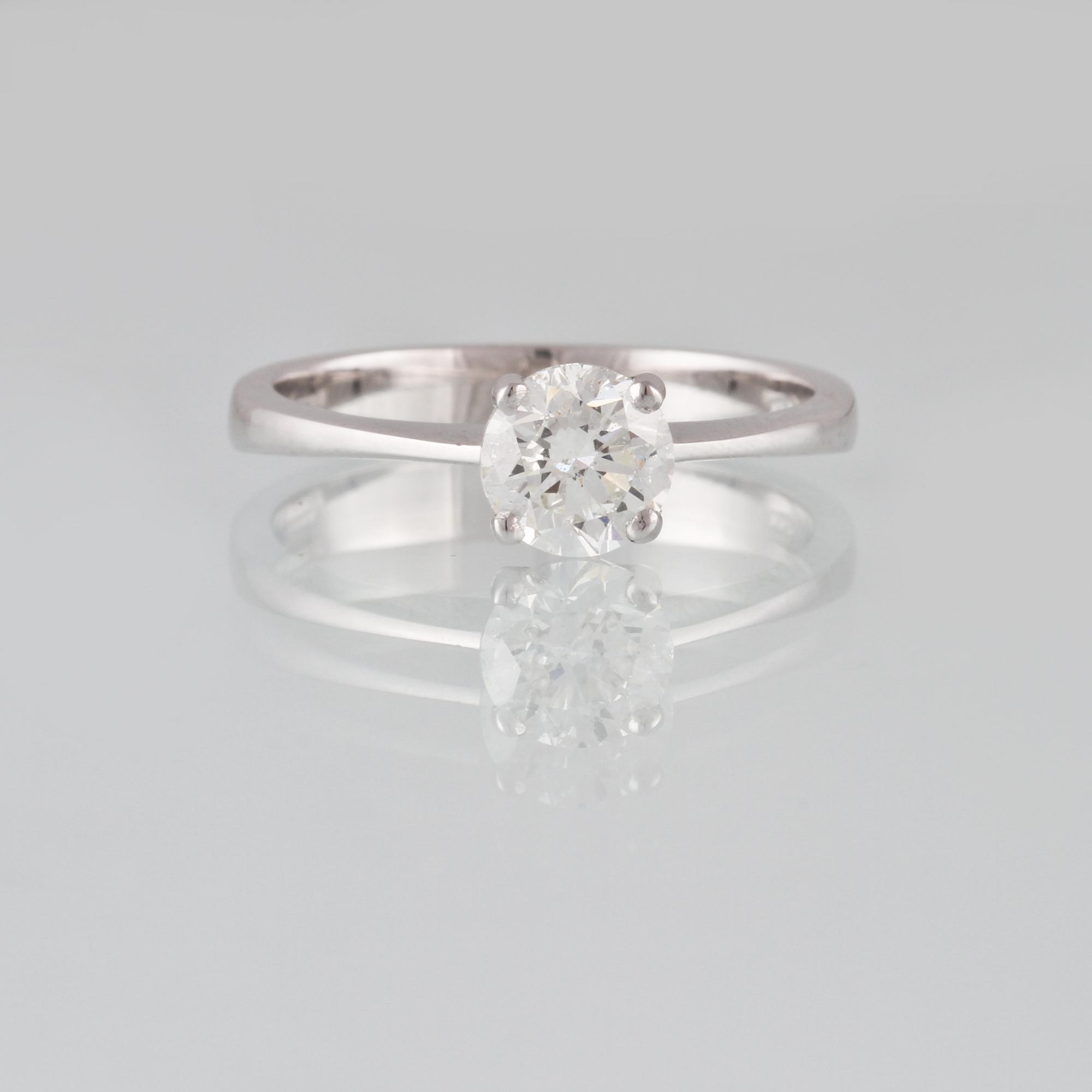 RING, 18K vitguld med briljantslipad diamant 1.00 ct, Milano, Italien. Vikt 3,5 gram.