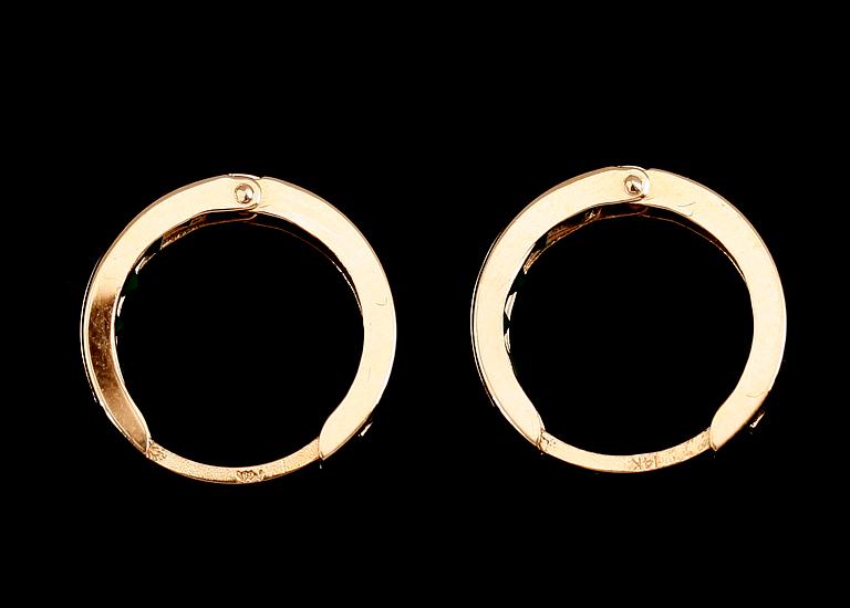 ÖRHÄNGEN, 1 par, 14 k guld, smaragder tot ca 0.80 ct.