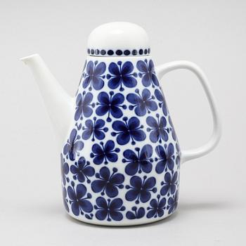 44 pieces of porcelain tableware by Marianne Westman, model "Mon Ami", for Rörstrand, 20th century.