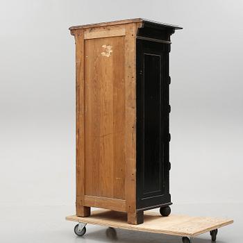 SKRIVBYRÅ, fornnordisk stil, sent 1800-tal.