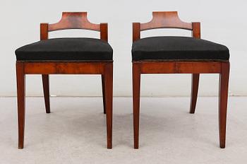 TABURETTER, 1 par, Karl-Johan, 1800-talets mitt.