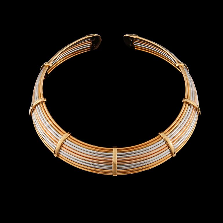 A open style tri-colour gold necklace.