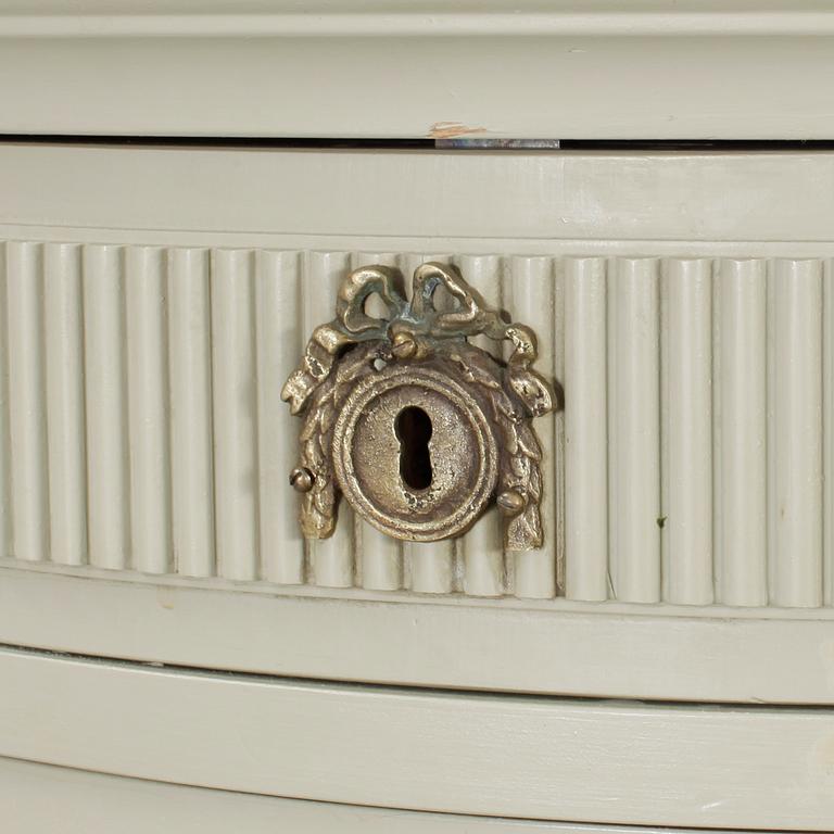 SKÄNK, gustaviansk stil, 1900-talets andra hälft.