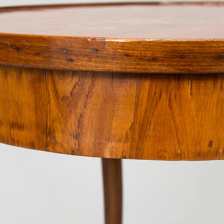 Sidobord, Frankrike 1900-talets första hälft.