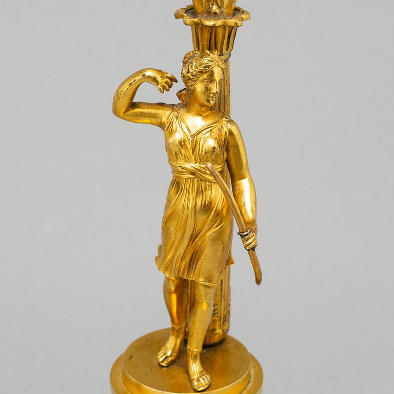 KANDELABRAR, för två ljus, ett par, Frankrike, 1800-talets början, empire.