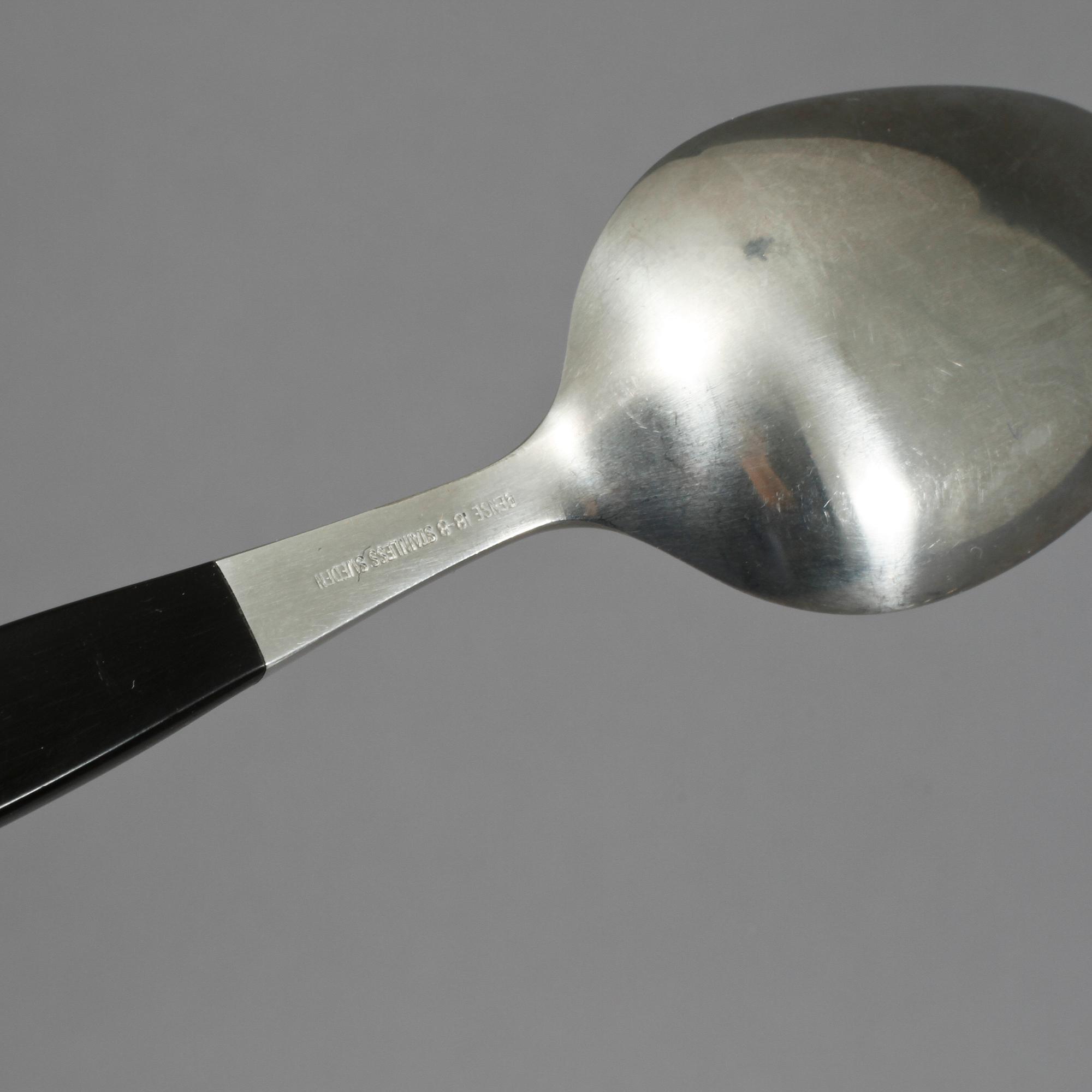 BESTICKSERVIS, 82 delar, rostfritt stål och bakelit, "Focus De lux", Folke Arström, Gense, 1900-talets mitt.