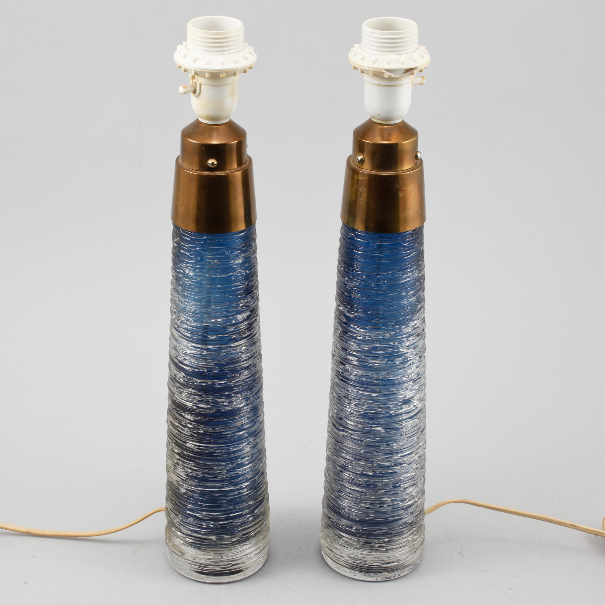 BORDSLAMPOR, ett par, "Spun", Bengt Edenfalk, Skruf, signerade, glasbruk, 1900-talets andra hälft.