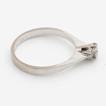 Ring, 18K white gold with brilliant-cut diamond.