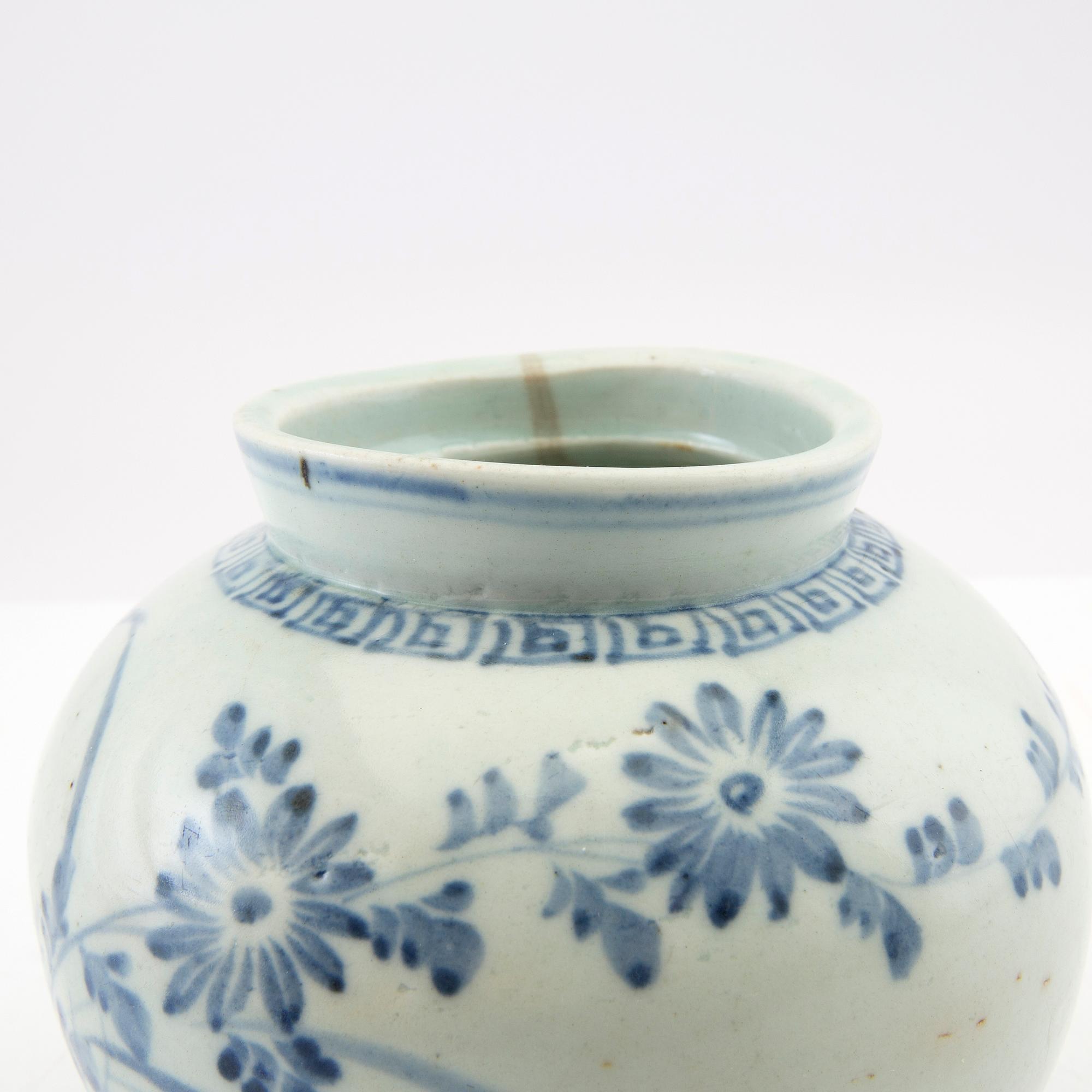 Urna Korea 1800-tal porslin.