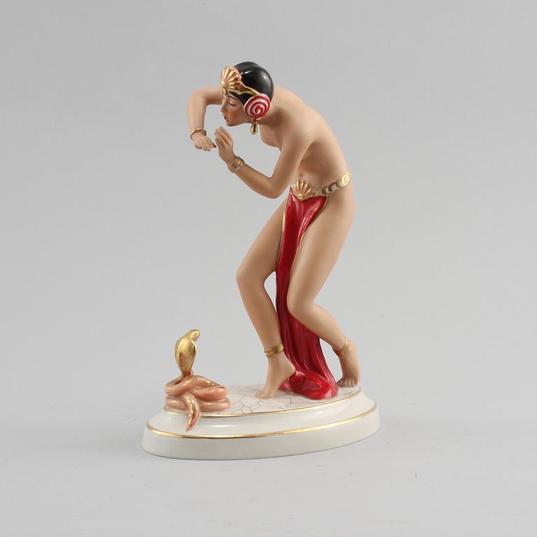 FIGURIN, porslin, art deco, Royal Dux Bohemia, Tjeckoslovakien, 1900-talets första hälft.