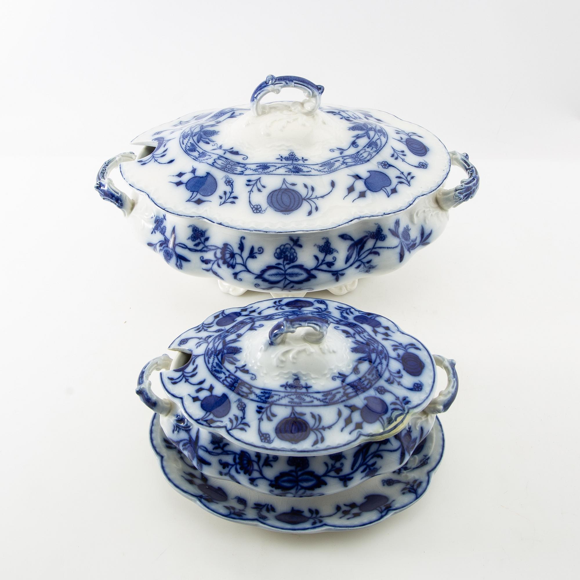 Dinner service, 97 pieces, Johnson Bros, "Holland", England, early 20th century.