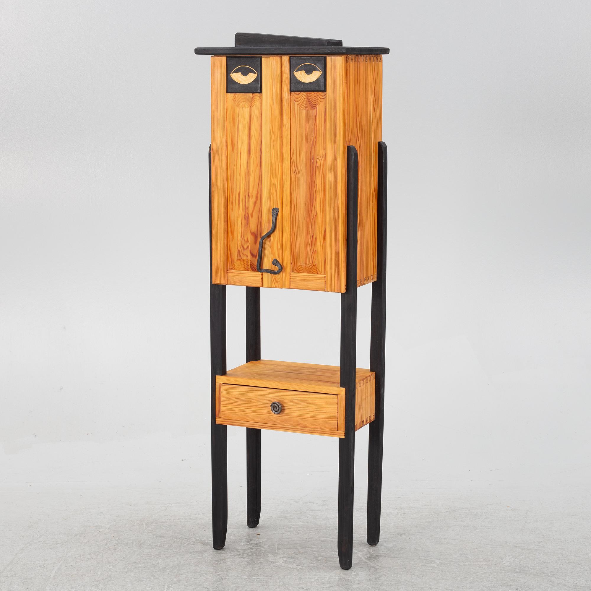 Marita Olsson, skåp, Arvika Konsthantverk, 2000-tal.