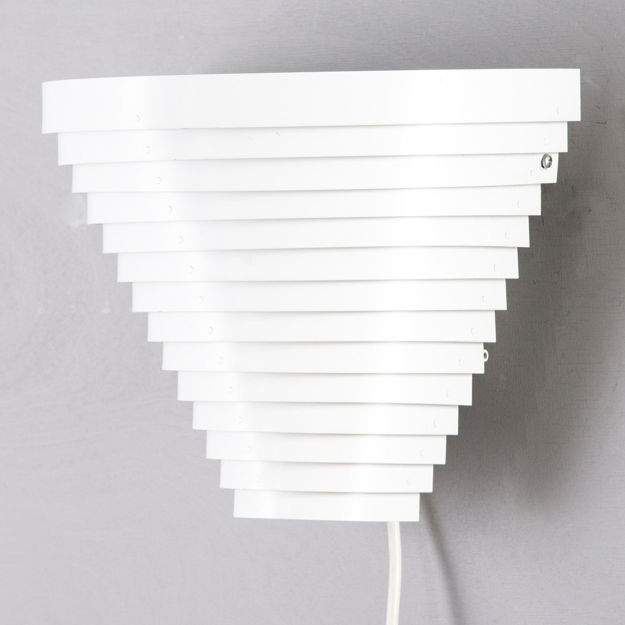 ALVAR AALTO, Wall light model A 910, Artek.