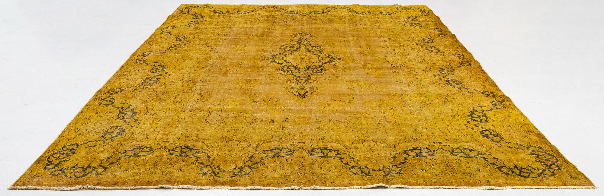 Rug, so-called vintage, approx. 412 x 300 cm.