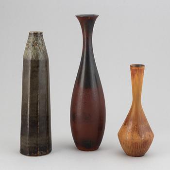 Carl-Harry Stålhane, a set of three stoneware vases, 1950/60s.