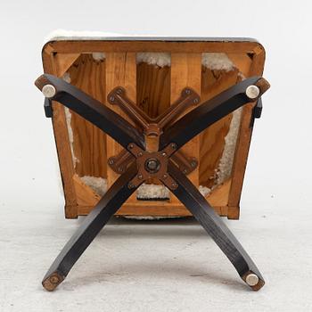 A desk chair, first part of the 20th century.