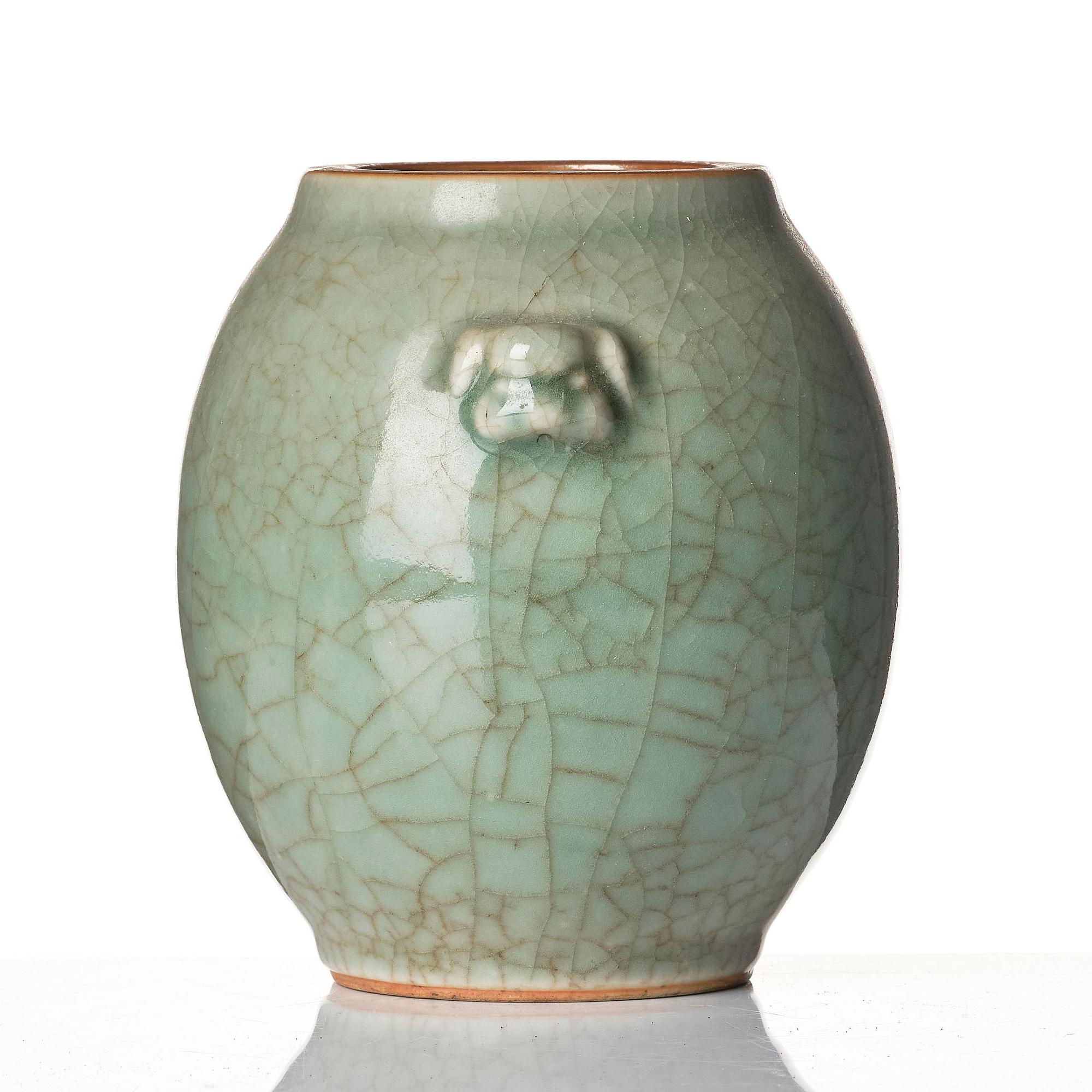 Urna, keramik. Qingdynastin, 1700-tal.