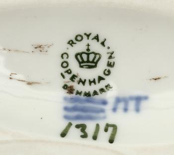 FIGURINER, 3 st, porslin, Royal Copenhagen och Bing & Gröndahl, Köpenhamn, Danmark.