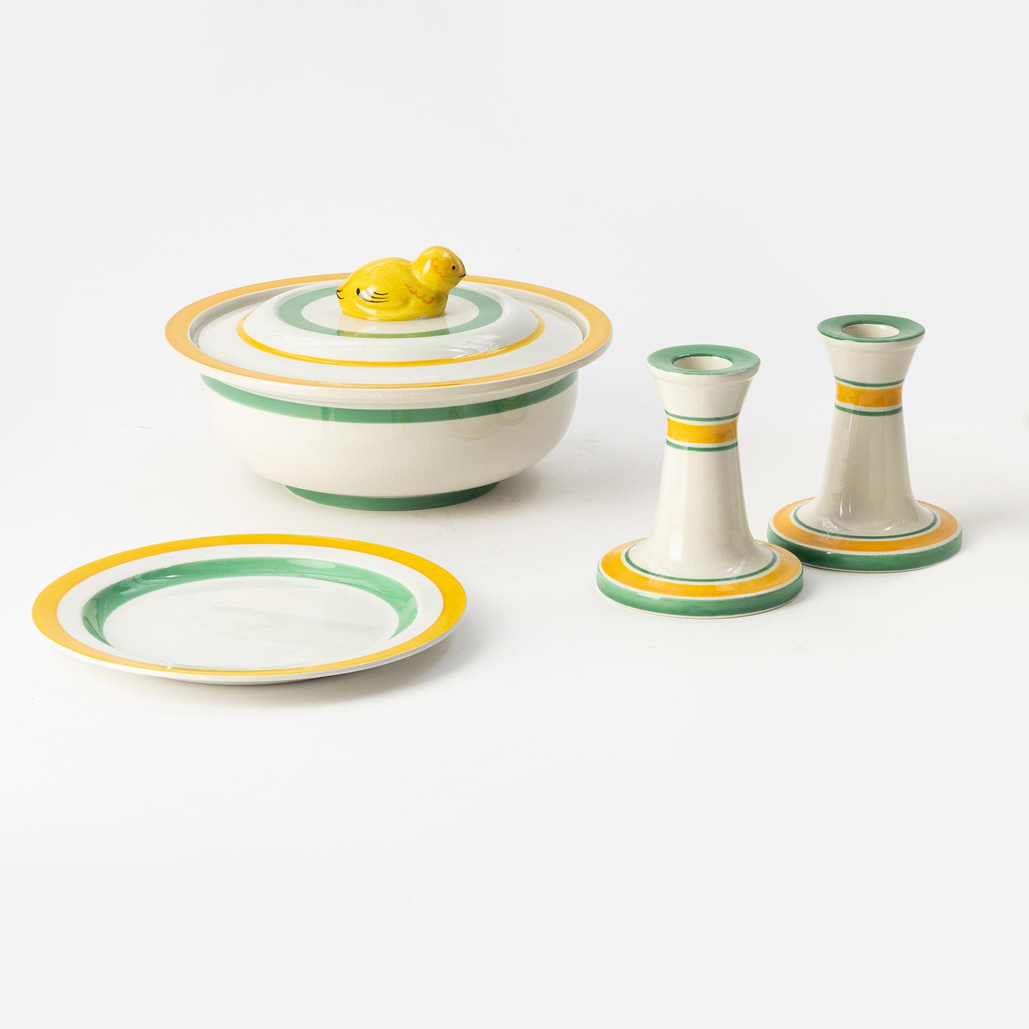 Wilhelm Kåge, a 'Kyckling' (Chicken) 18 pieces creamware service, Gustavsberg, Sweden, 1930's.
