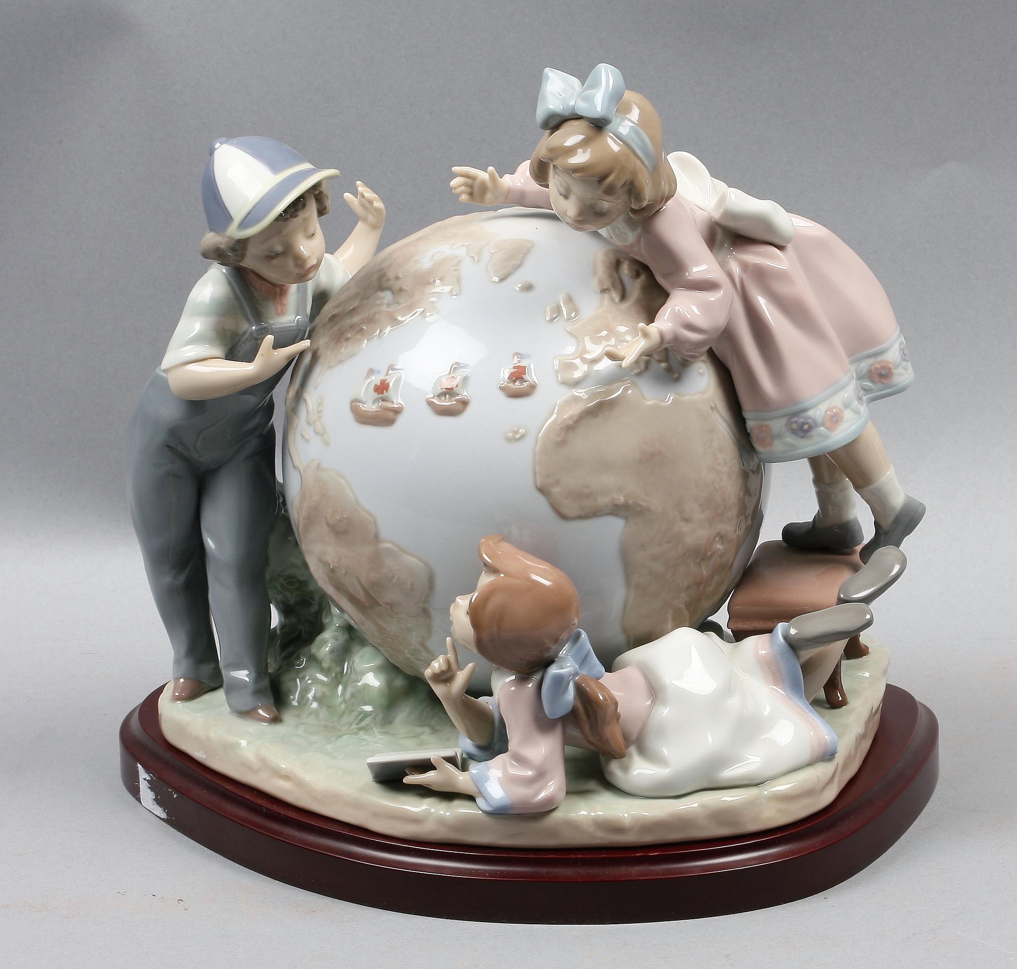 FIGURGRUPP, porslin, Lladro. Märkt N 5.268. Tillverkningsår 1992.