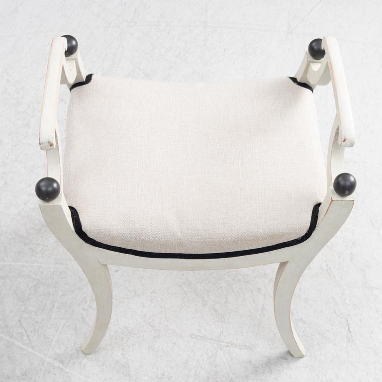 Taburetter, ett par , 1800-tal.