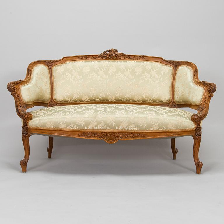 Soffa och fåtöljer, ett par, omkring 1900.