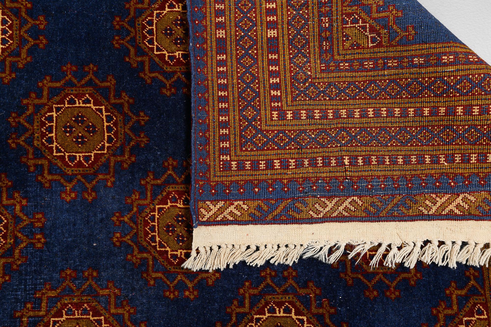 MATTA, orientalisk, 1900-talets andra hälft, 213 x 142 cm.