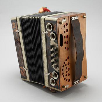 A 20th century accordion by Josef Hlaváček Louny. - Bukowskis