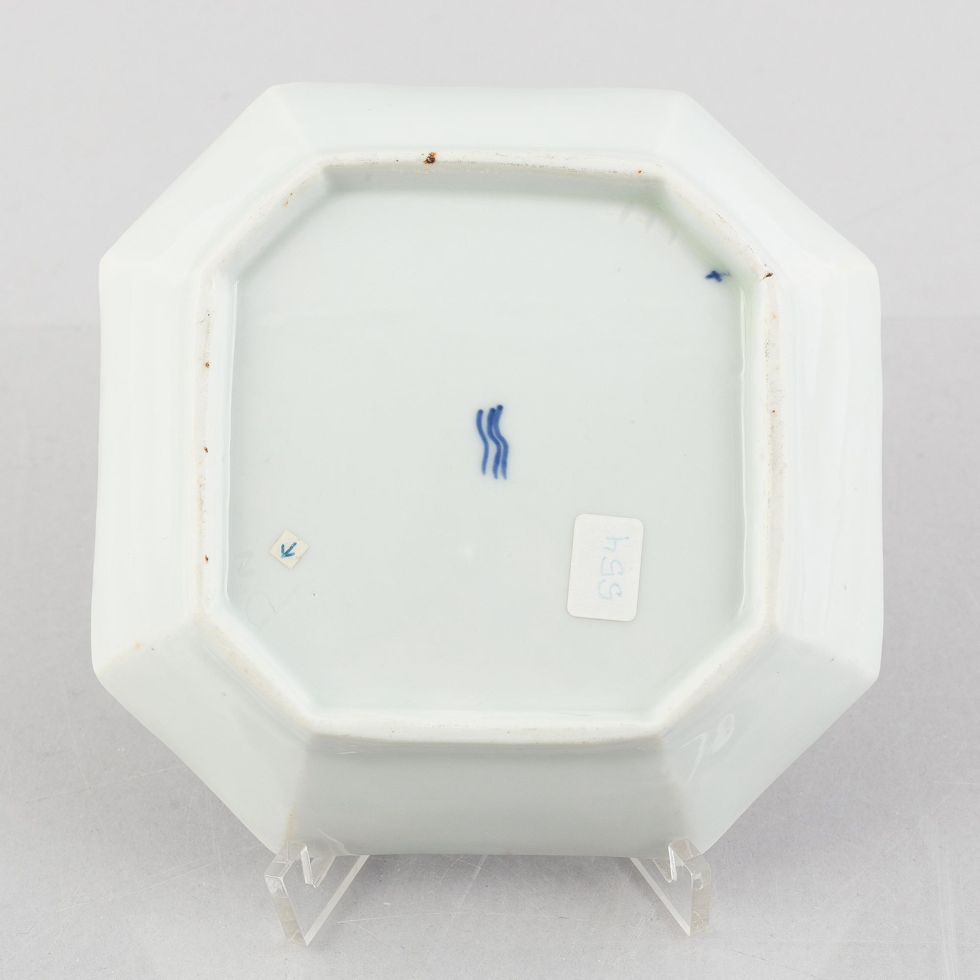 A 'Blue Fluted Plain' / 'Musselmalet' dish, Royal Copenhagen, old model, 19th century.