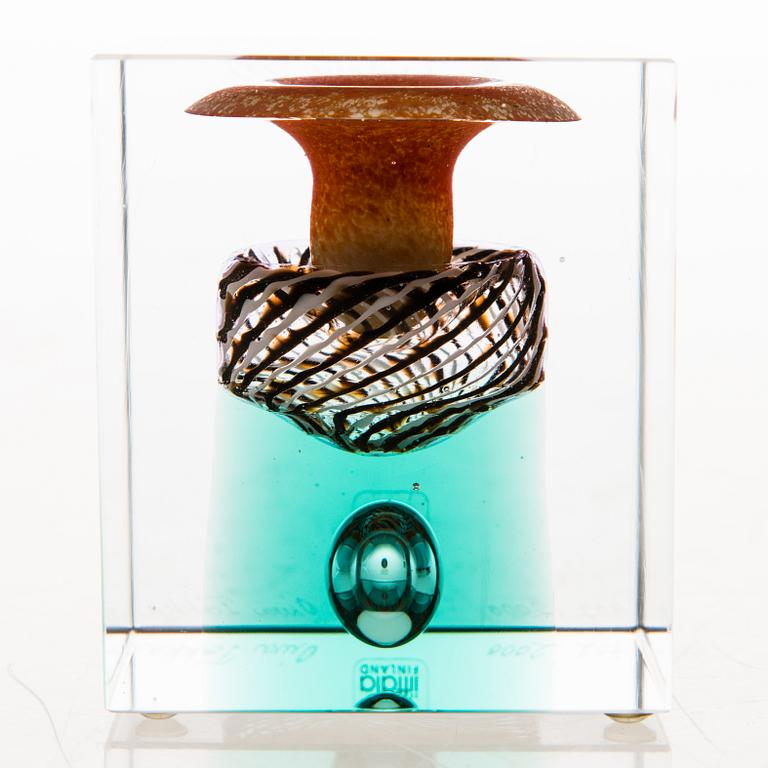 OIVA TOIKKA,  an annual glass cube signed Oiva Toikka, Nuutajärvi 1999, numbered 402/2000.