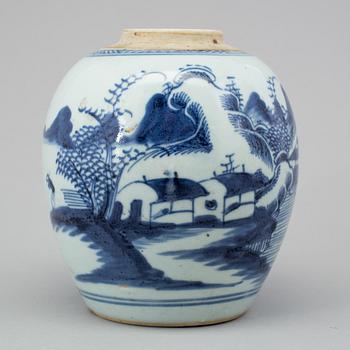 A Chinese export porcelain ginger jar, circa 1800.