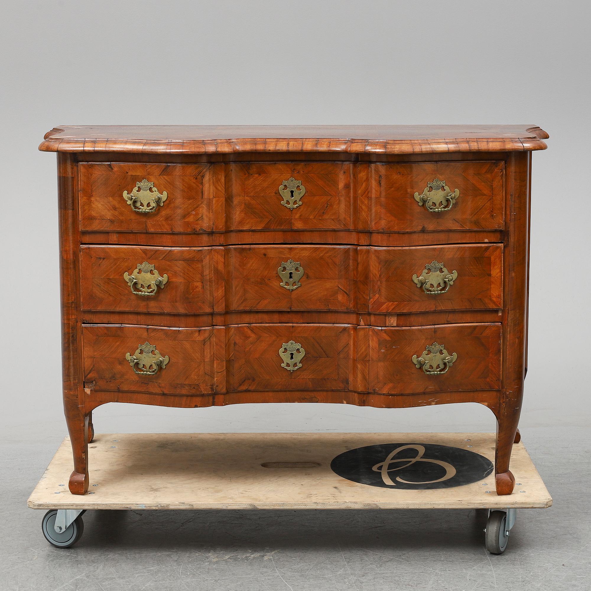 A Swedish late Baroque commode by C. Linning.