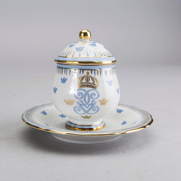 12 PORCELAIN CUSTARD CUPS WITH SAUCERS, Rörstrand, Sweden second half of 20th century.