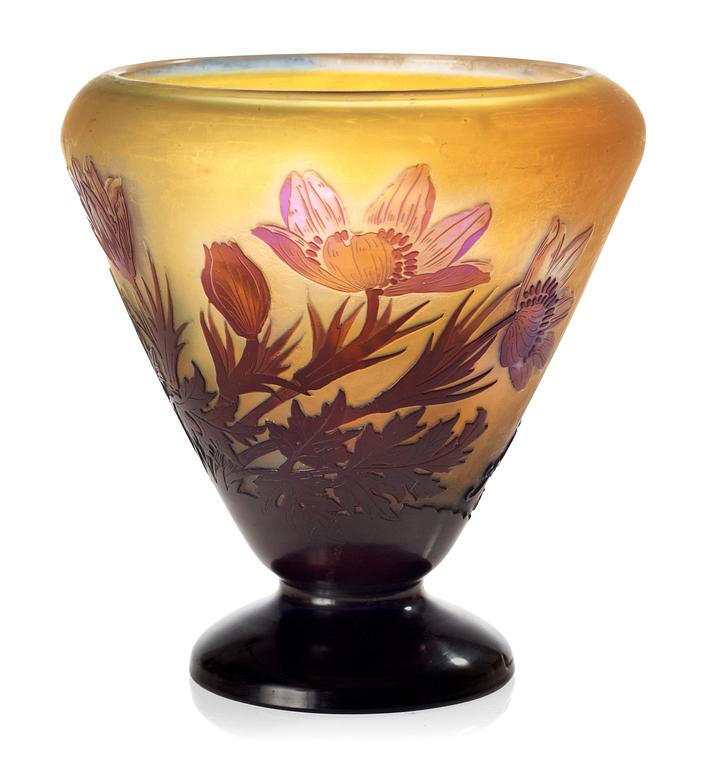 An Emile Gallé Art Nouveau cameo glass vase, Nancy, France.