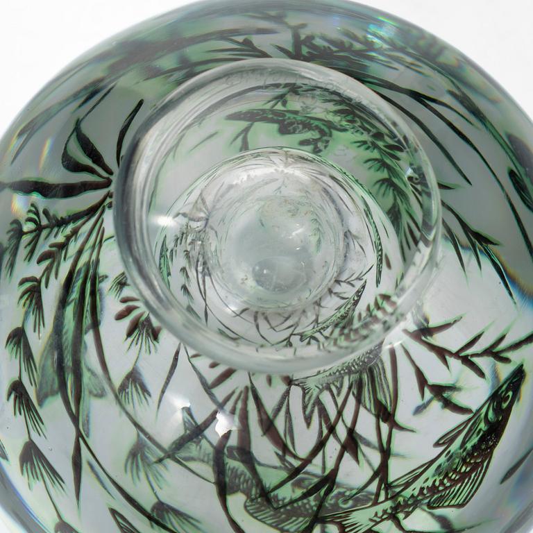 Edward Hald, vaser, 2 st, "fiskgraal" glas, Orrefors 1945 och 1952.