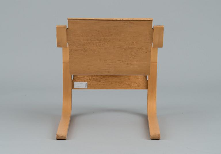 Alvar Aalto, AN ARMCHAIR NO 31. Design Alvar Aalto.