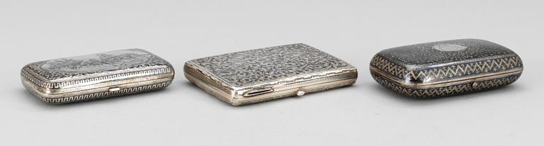 CIGARETTETUI, 3 st, silver, Moskva 1887-1917.