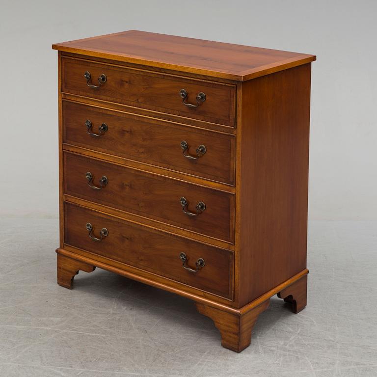 A late 20th century chest of drawers.