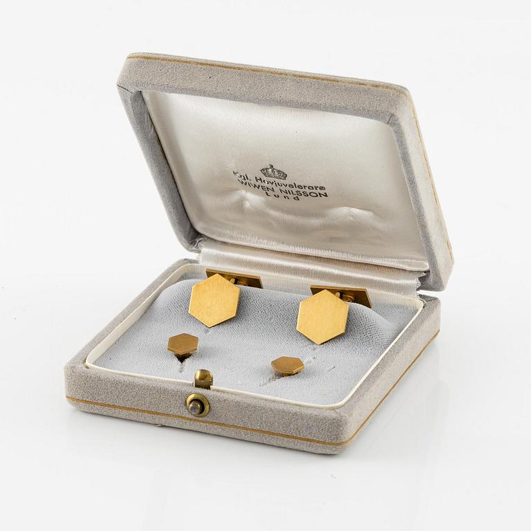 Wiwen Nilsson, a pair of cufflinks and a pair of shirt buttons, 18K gold, Lund 1959.