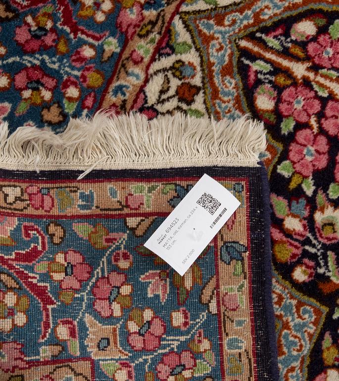 MATTA, old, Kirman, ca 234 x 153 cm.