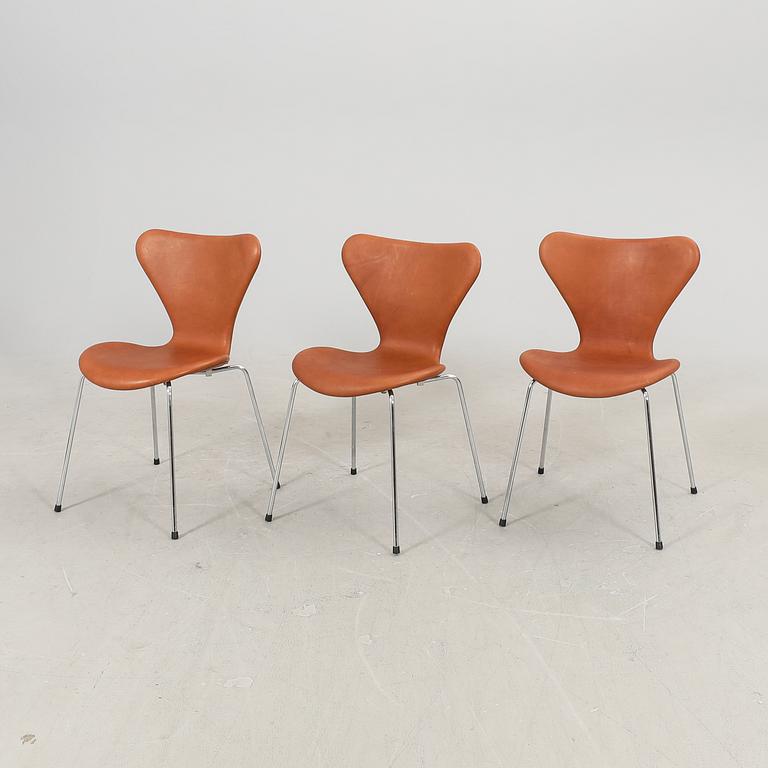 Arne Jacobsen, a set of six Sjuan chairs for Fritz Hansen alter aprt of the 20th century.