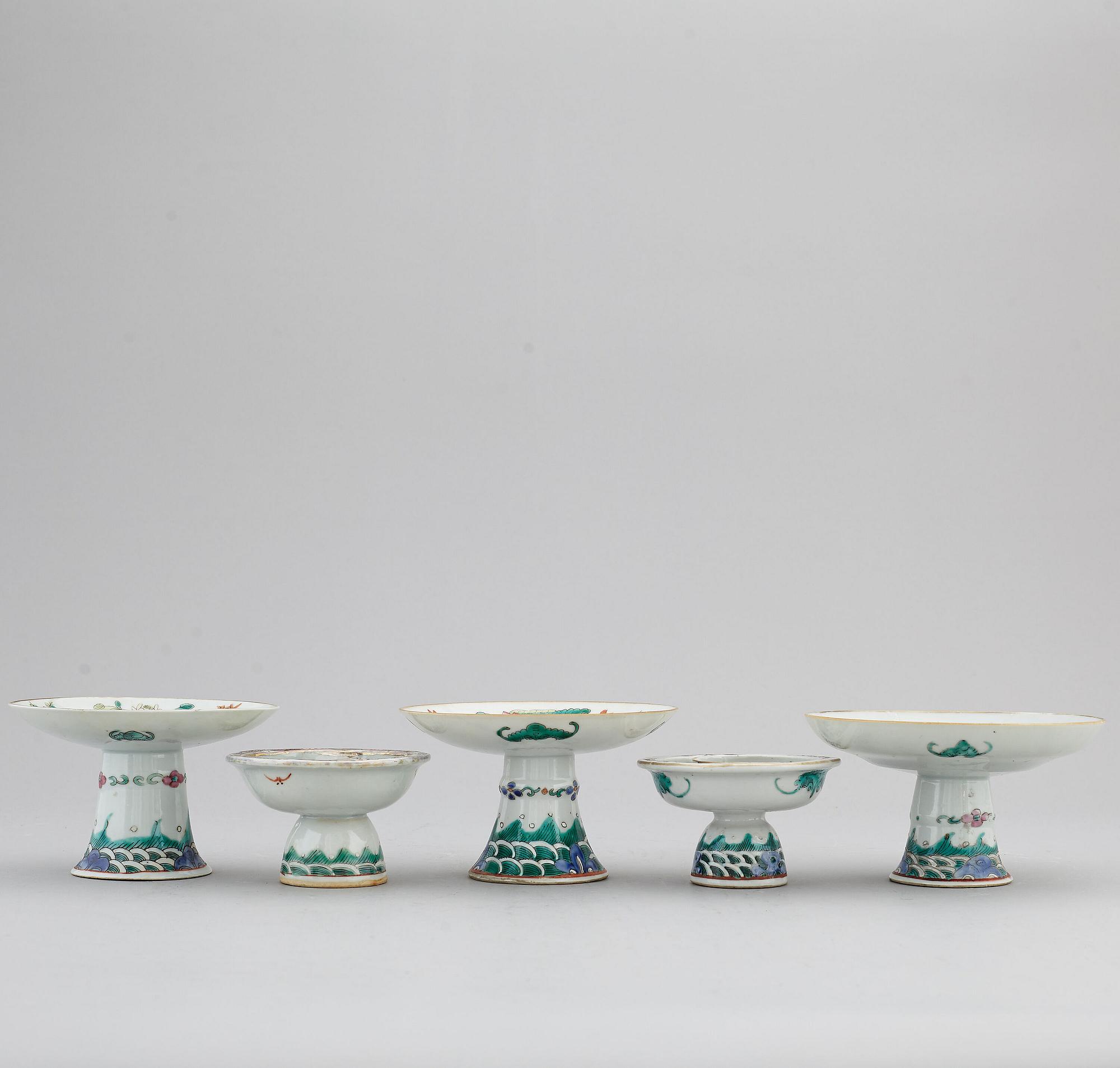 Five famille rose tazzas, Qing dynasty, 19th century.