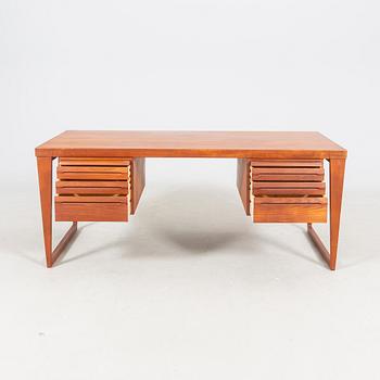 Kai Kristiansen, desk, model 70, teak, Feldballes Møbelfabrik, Denmark, 1960s.