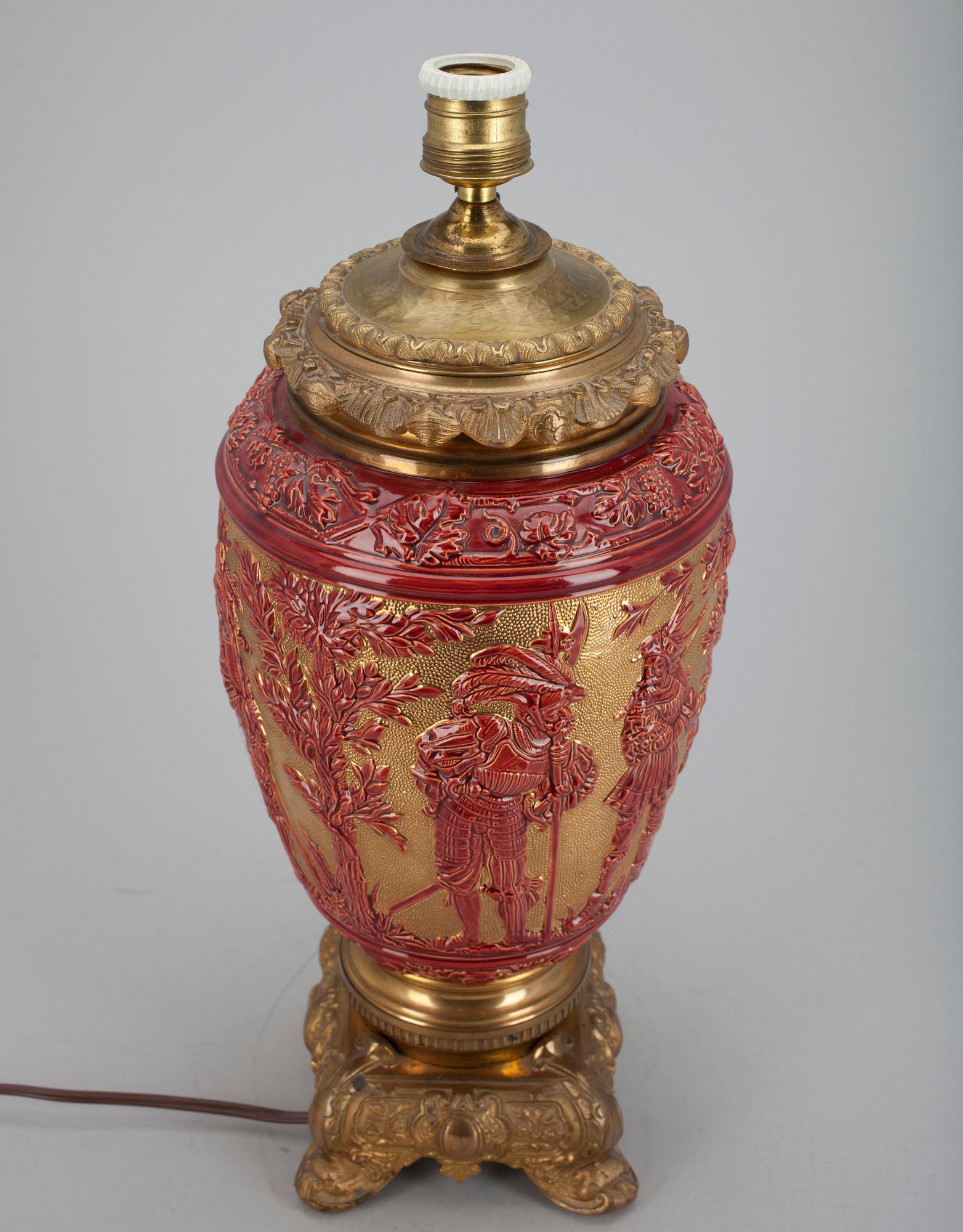 BORDSLAMPA/OLJELAMPA, brons och majolika, sekelskiftet 1800/1900.