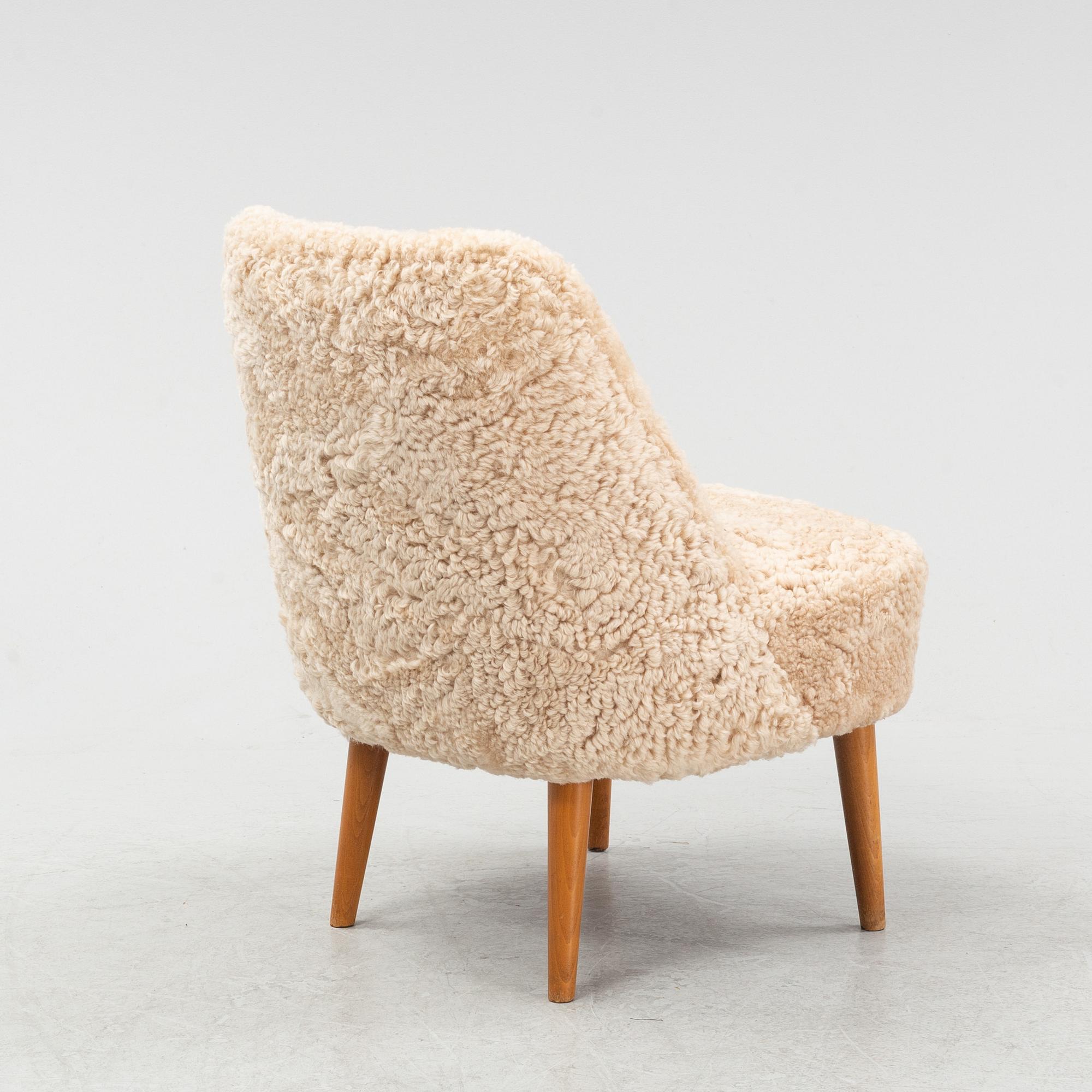 A Swedish Modern easy chair, 1940's/50's.