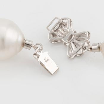 A cultured South Sea pearl necklace.
